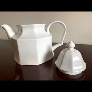Fine China teapot.